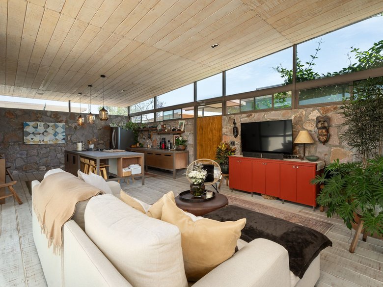 Modern Country Retreat — 4 photos