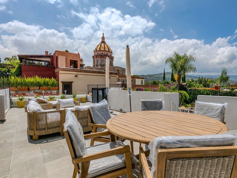 Casa 77 — 24 photos