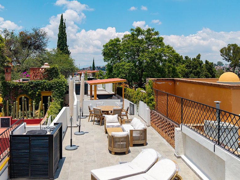 Casa 77 — 23 photos