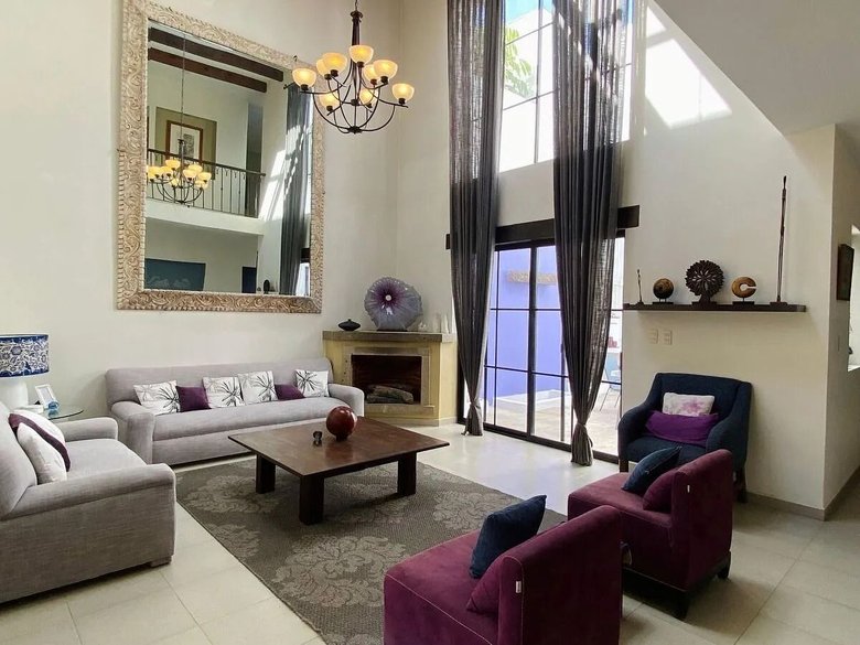 Casa Magenta — 12 photos
