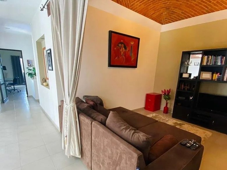Casa Magenta — 4 photos