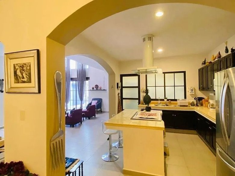 Casa Magenta — 9 photos