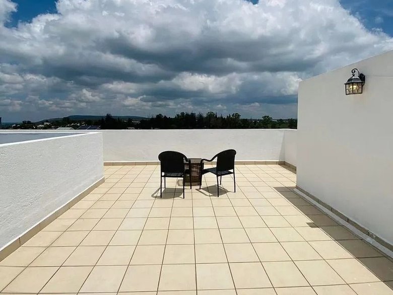 Casa Magenta — 17 photos