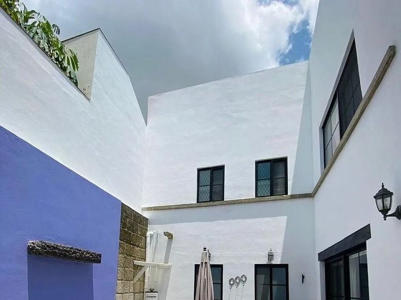 Casa Magenta — 22 photos