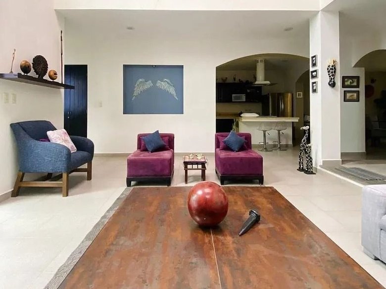 Casa Magenta — 8 photos