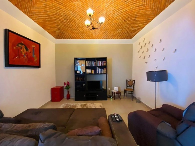 Casa Magenta — 11 photos