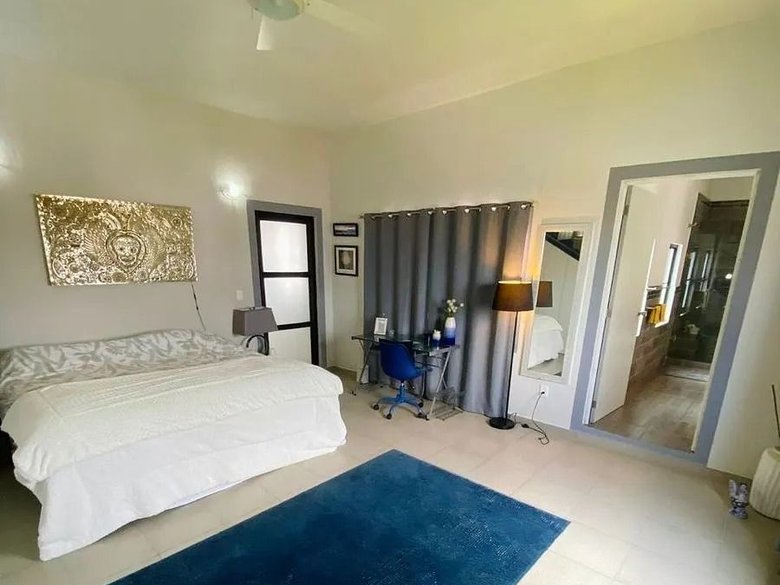 Casa Magenta — 2 photos