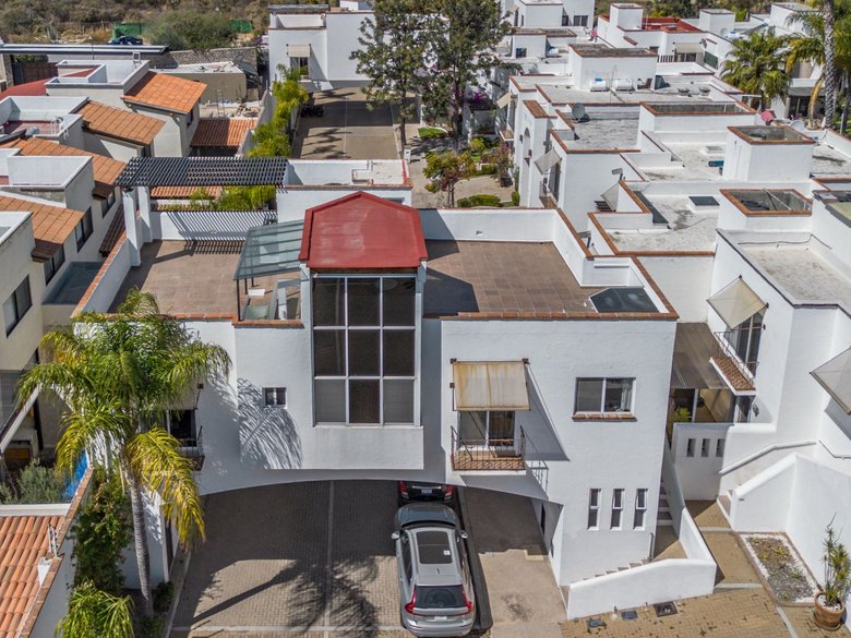 Puente Mediterráneo — 2 photos