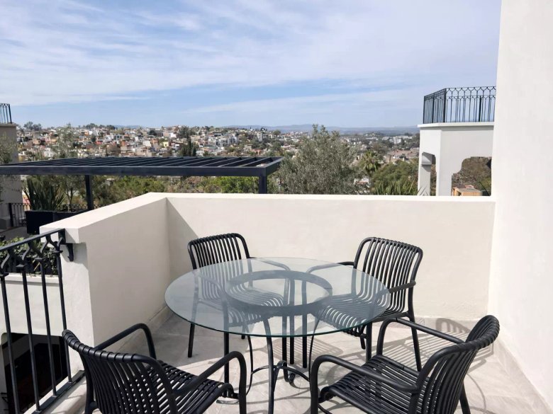 Luxury Penthouse 2 Bedrooms with Private Rooftop - Paseo del Centro — 7 photos