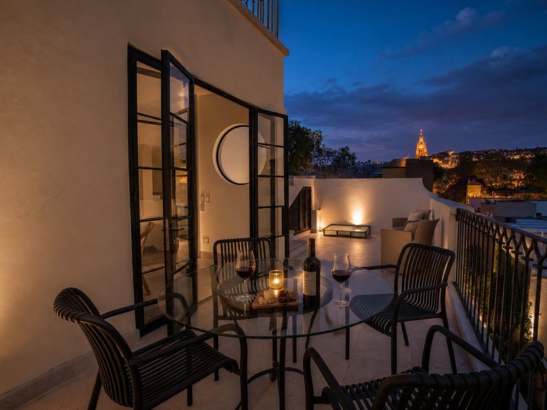Luxury Penthouse 2 Bedrooms with Private Rooftop - Paseo del Centro — 31 photos