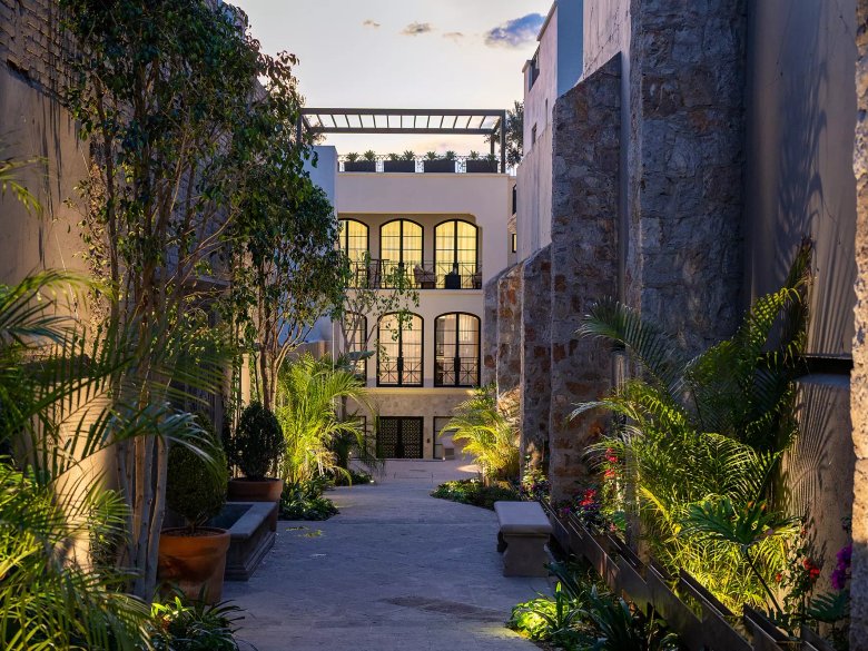 Luxury Penthouse 2 Bedrooms with Private Rooftop - Paseo del Centro — 23 photos