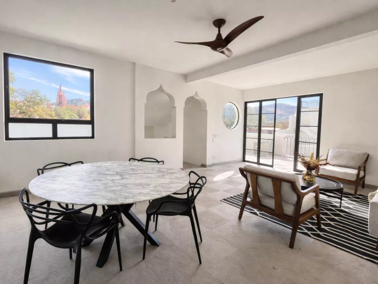 Luxury Penthouse 2 Bedrooms with Private Rooftop - Paseo del Centro — 16 photos