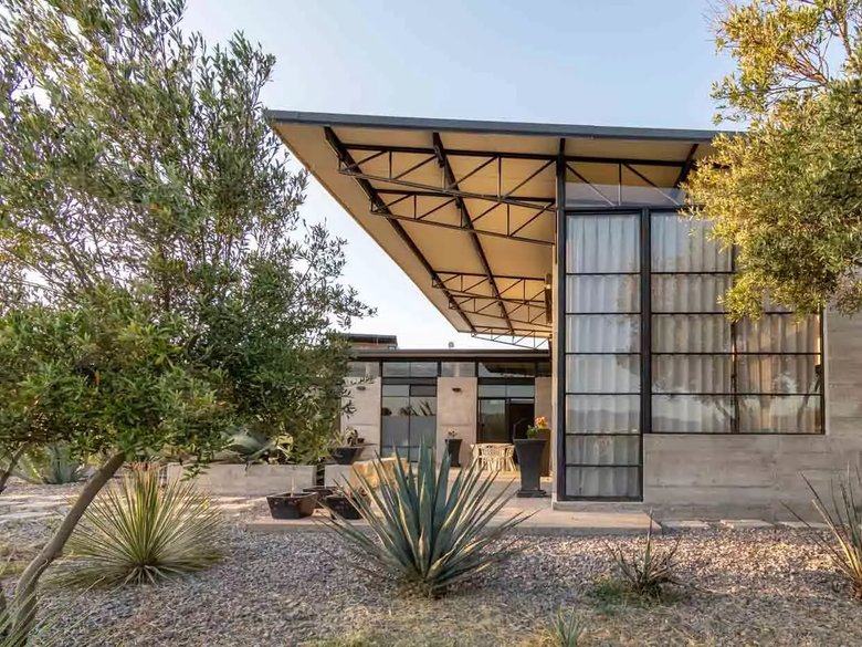 Casa Marfa — 18 photos