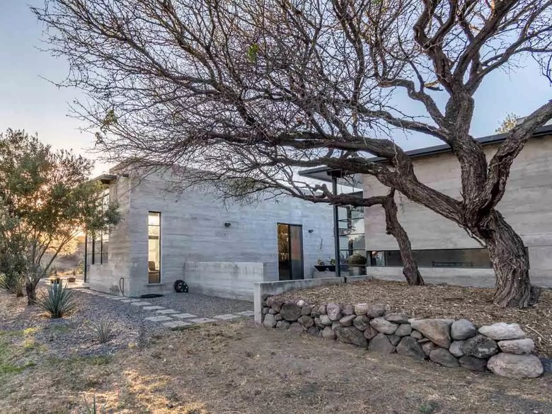 Casa Marfa — 17 photos