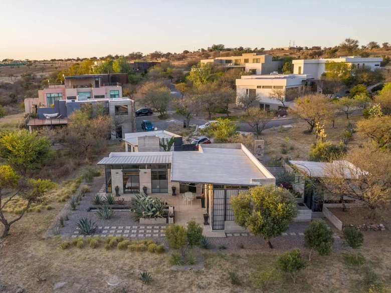 Casa Marfa — 23 photos