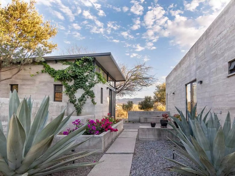 Casa Marfa — 14 photos