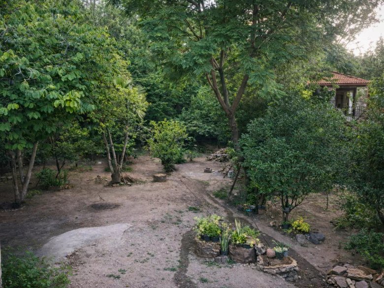 Terreno con frente comercial — 4 photos