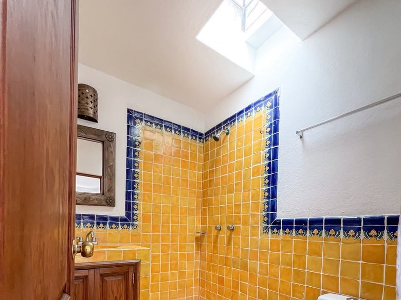 Casa Quebrada — 4 photos