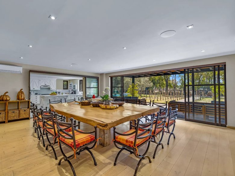 Villa Ecuestre — 9 photos