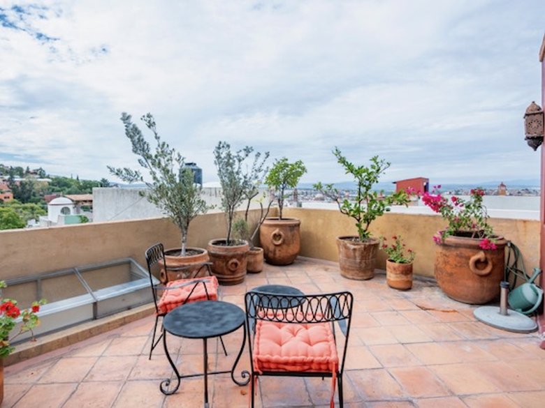 Casa Nueva Azteca — 24 photos