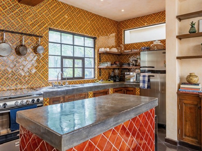 Casa Nueva Azteca — 16 photos