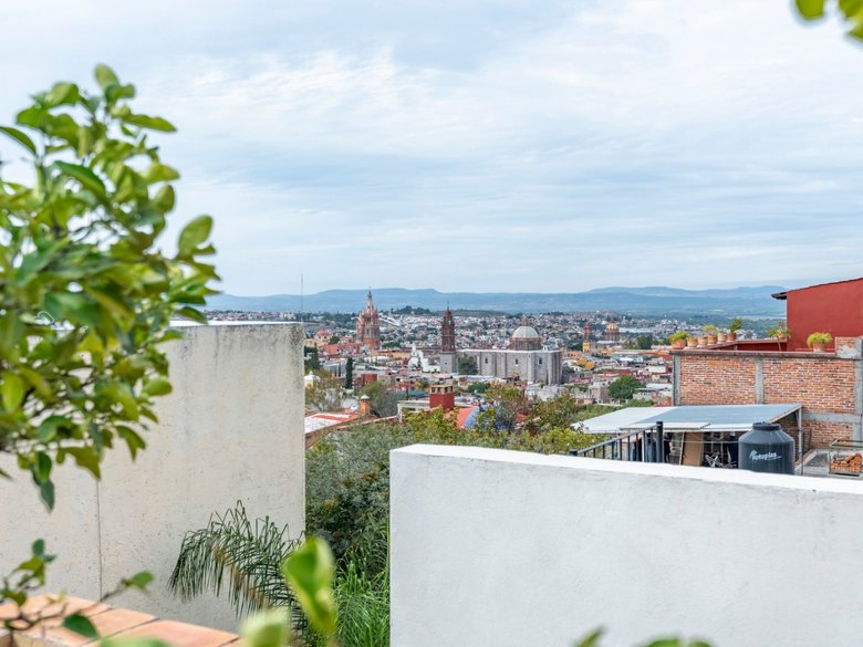 Casa Nueva Azteca — 25 photos