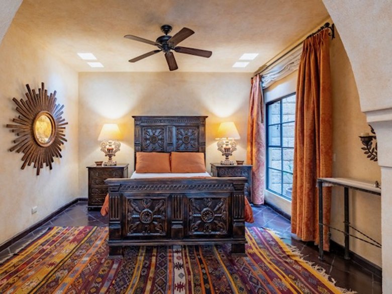 Casa Nueva Azteca — 7 photos