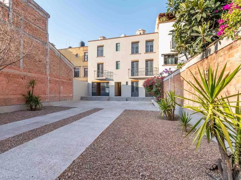 Casa Dos Mundos — 21 photos
