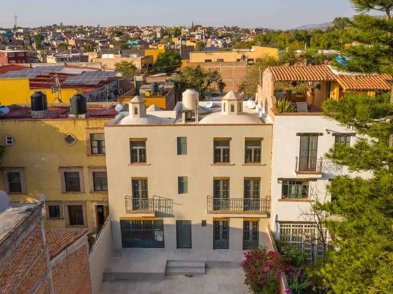 Casa Dos Mundos — 25 photos
