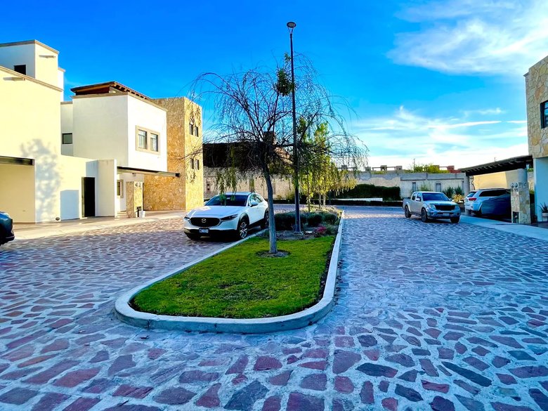 CASA LUNA NUEVA — 21 photos