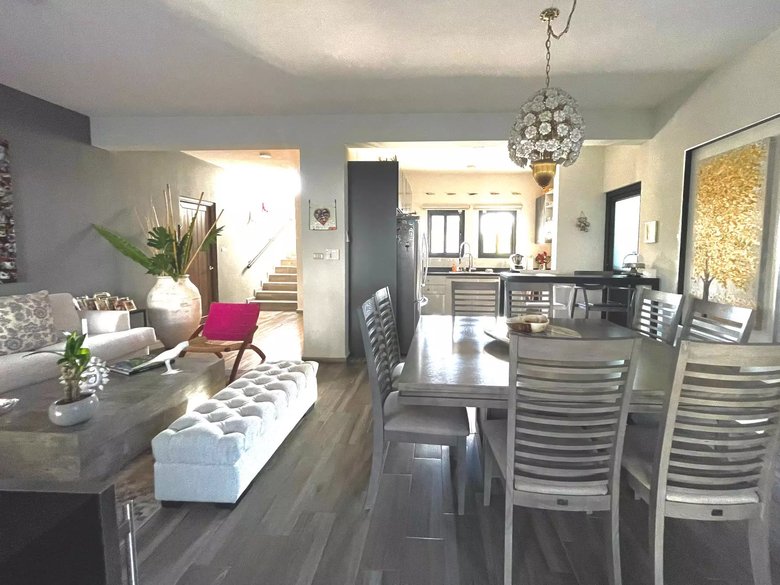 CASA LUNA NUEVA — 8 photos