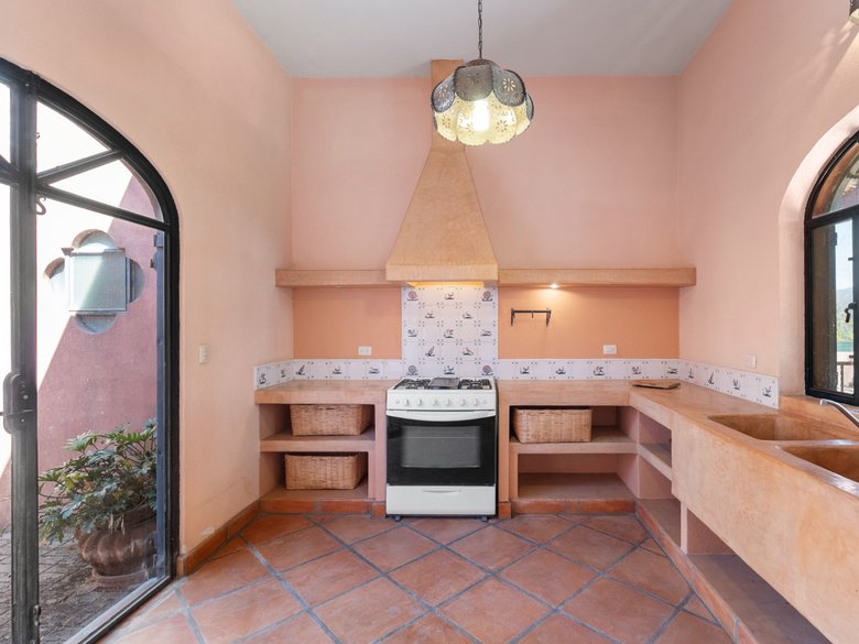 Tres Casitas La Esperanza — 18 photos