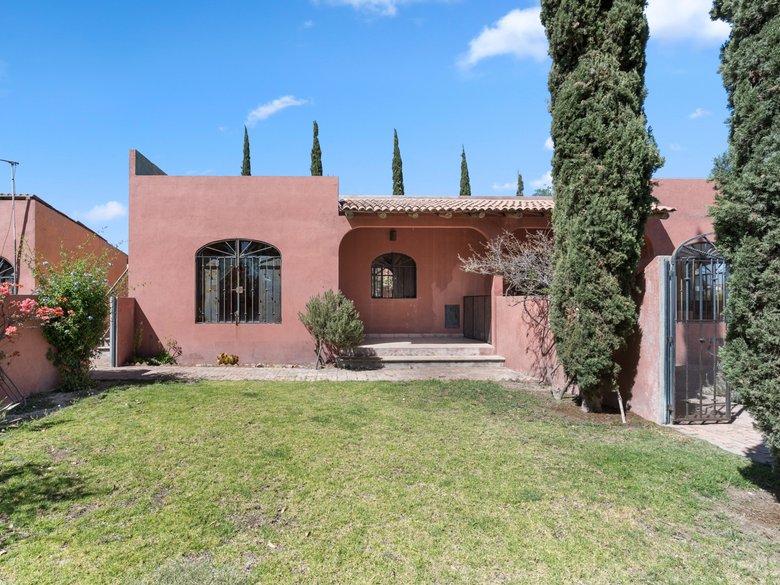 Tres Casitas La Esperanza — 17 photos