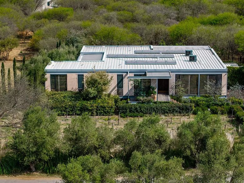 Casa 4 — 16 photos
