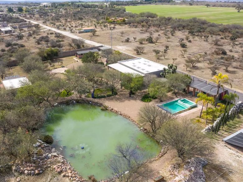 San Miguel Oasis — 24 photos
