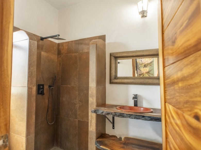 CASA LINDA — 51 photos