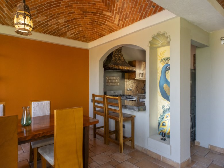 CASA LINDA — 44 photos