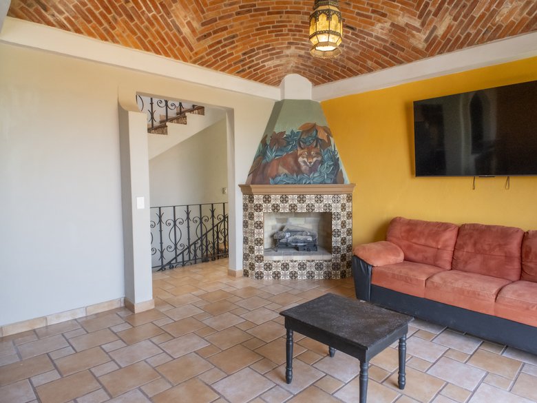 CASA LINDA — 41 photos