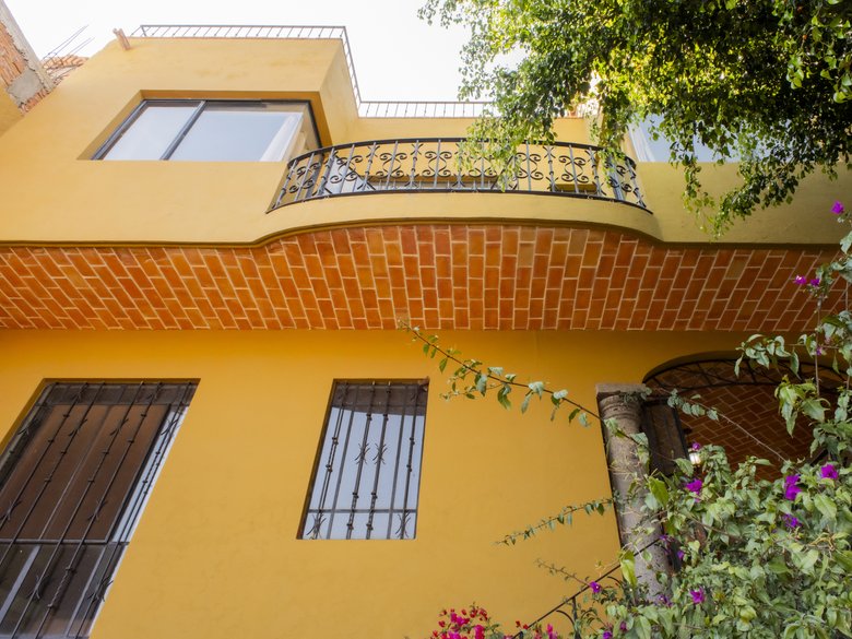 CASA LINDA — 11 photos