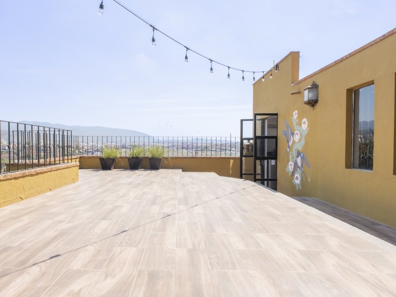 CASA LINDA — 32 photos