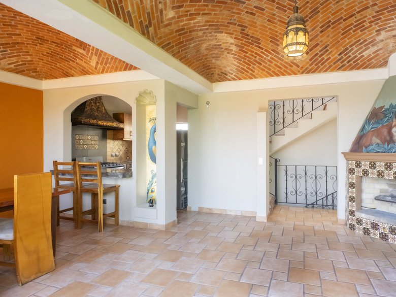 CASA LINDA — 21 photos
