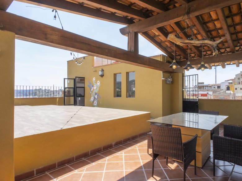 CASA LINDA — 36 photos