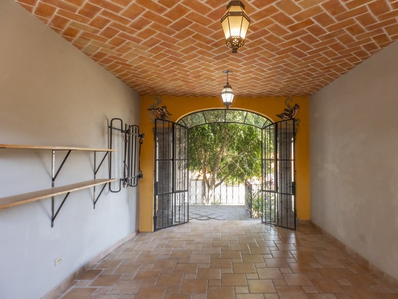 CASA LINDA — 54 photos