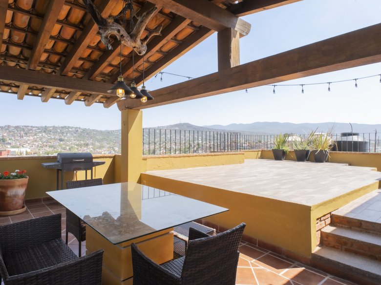CASA LINDA — 34 photos