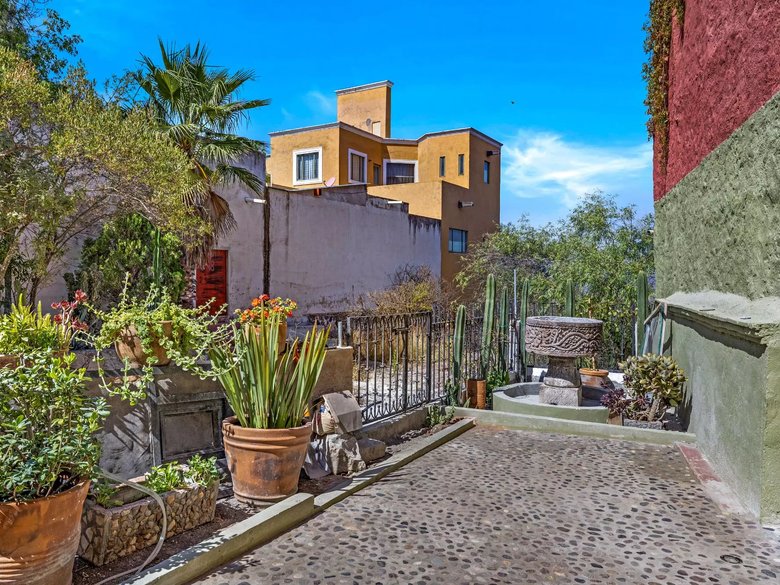Casa Montitlan — 26 photos