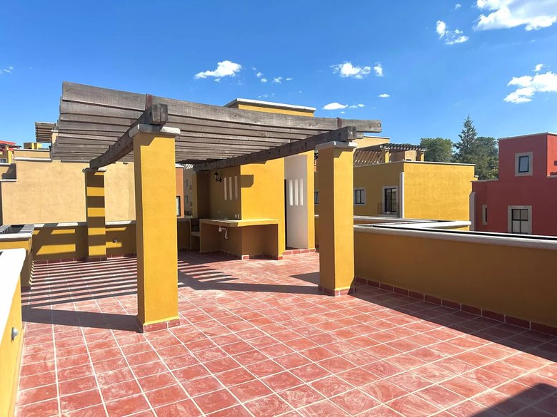 Serena Condo — 4 photos