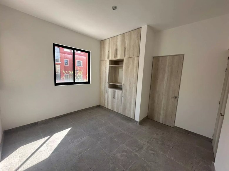 Serena Condo — 6 photos