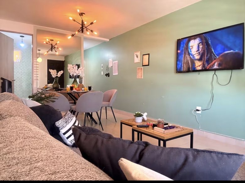 Great investment property! Ready to make income. — 2 photos