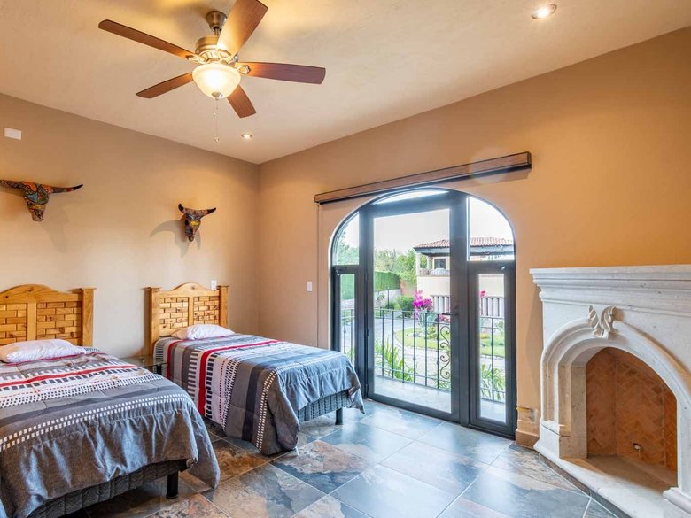 Casa Hacienda del Lago — 19 photos