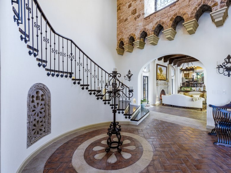 Casa Santuario — 37 photos
